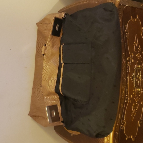 Kenneth Cole New York genuine leather purse - Picture 12 of 16